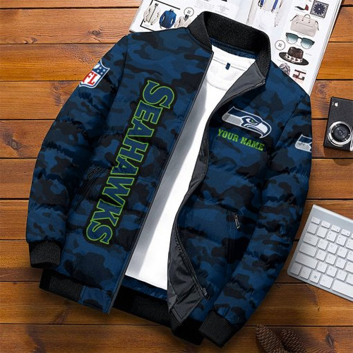  NFL.SEATTLE-SEAHAWKS-TEAM-SPORT-CAMO.PUFFER-JACKETS/ADD-YOUR-OWN-CUSTOM-NAME-OR-TEXT/OFFICIAL-SEAHAWKS-TEAM-COLORS & OFFICIAL-SEAHAWKS-TEAM-LOGOS/GRAPHIC-3D-PRINTED-DOUBLE-SIDED-ALL-OVER-TEAM-DESIGN/PREMIUM-NFL.SEAHAWKS-TEAM-PUFFER-CAMO.JACKETS.. 