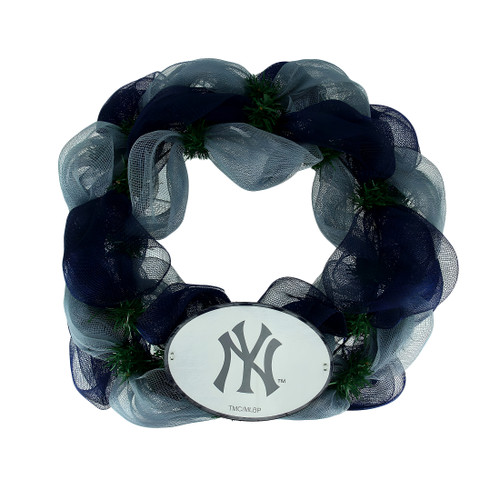 MLB New York Yankees Logo Mesh Holiday Door Wreath Main image