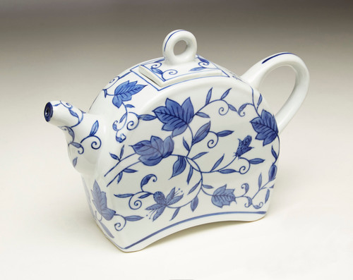 AA Importing 59786 Blue And White Teapot Main image