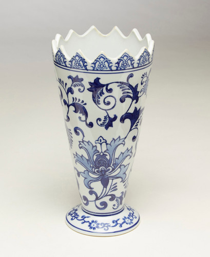 AA Importing 59811 9.5 Inch Blue And White Vase Main image