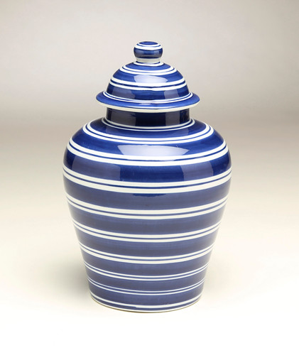 AA Importing 59958 Blue & White Ginger Jar Main image