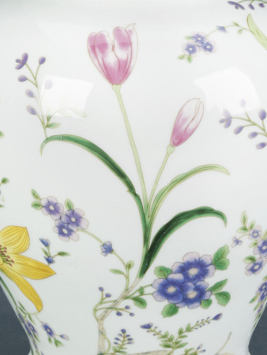 AA Importing Birds and Flowers 14" Ginger Jar with Lid Additional image