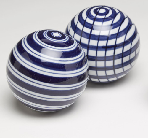 AA Importing 59876 Blue And White Porcelain Balls - Set Of 3 Additional image