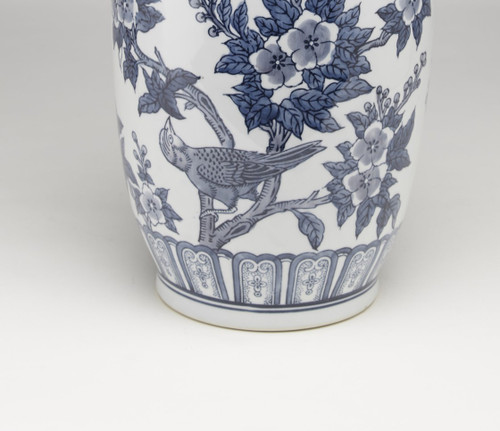 AA Importing 59844 Blue And White Vase Additional image
