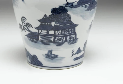 AA Importing 59731 Blue And White Ginger Jar With Lid Additional image
