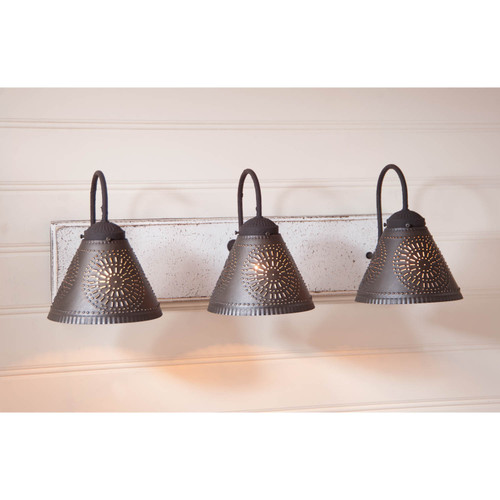 Crestwood Vanity Light in Vintage White Additional image
