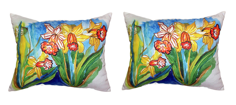 Pair of Betsy Drake Daffodils Large Indoor/Outdoor Pillows Main image
