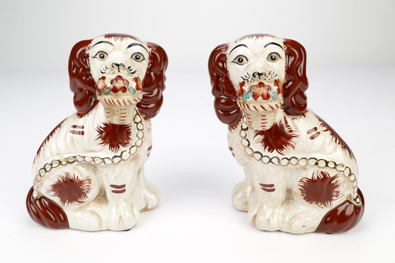 AAI Rust Brown and White Dogs with Flower Baskets, Set of 3 Main image