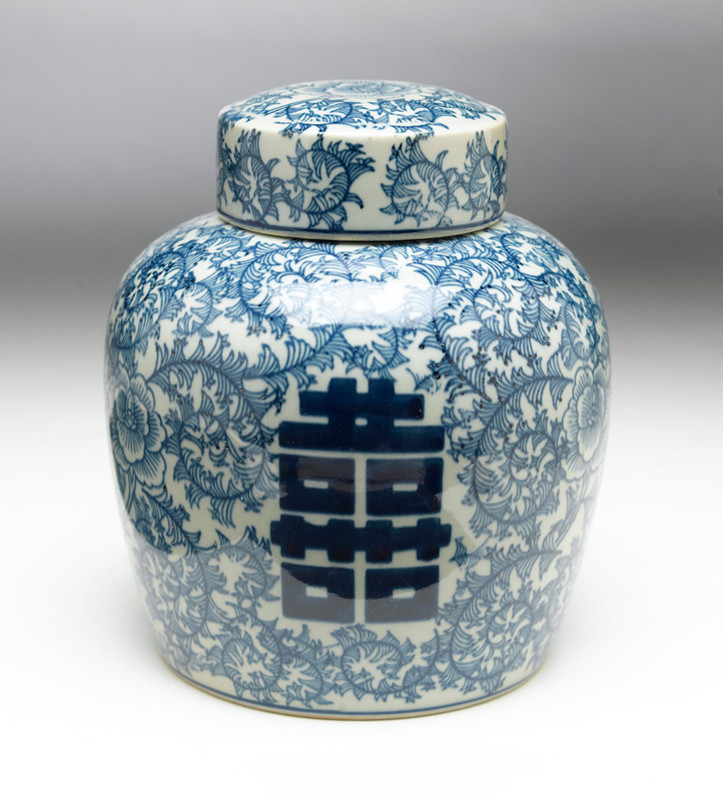 AA Importing 59747 9 Inch Blue & White Ginger Jar Main image