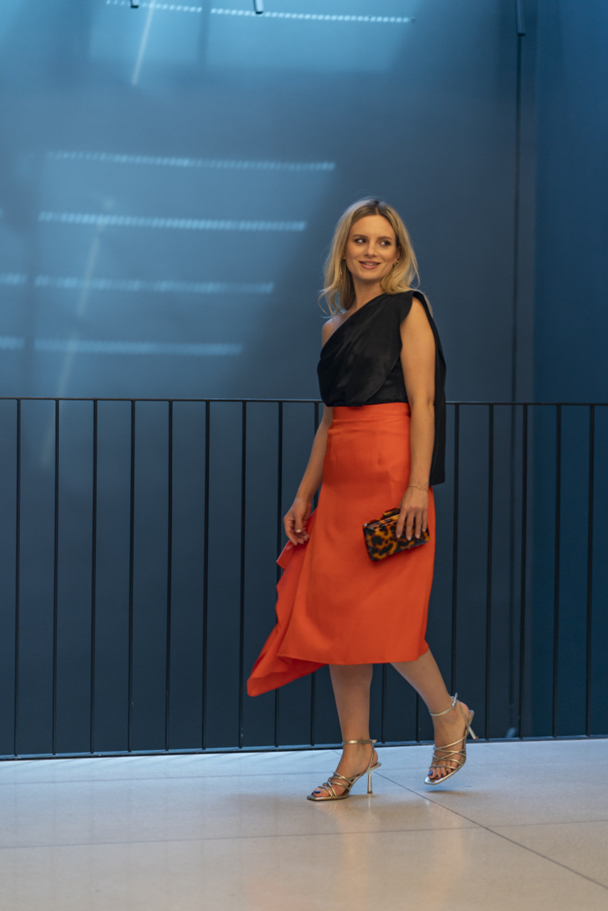 SAINT-TROPEZ Draped One-Shoulder Black Top