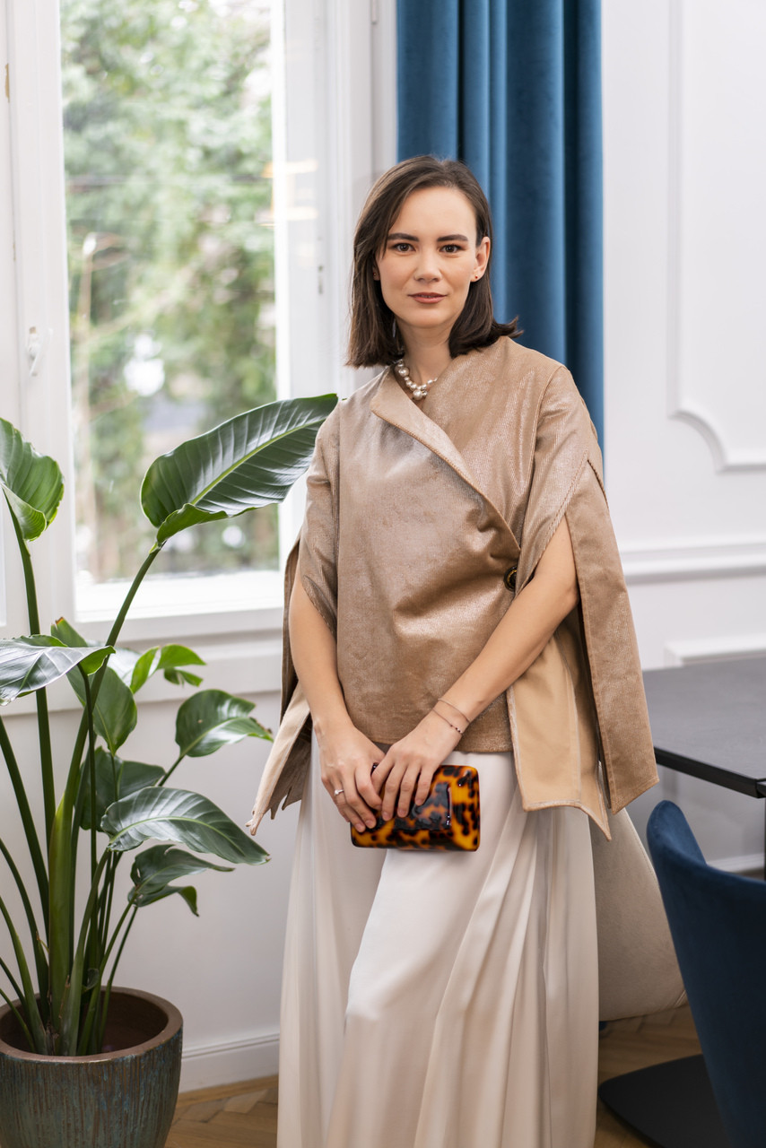 Aspiration Jacket with Open Sleeves in Tobacco