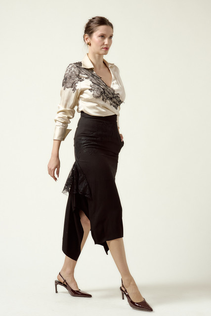 EVIE Skirt with Side Panel and Lace Applique in BLACK