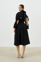BELLE VIE Cape with Bow Apparent-Sleeves in Black