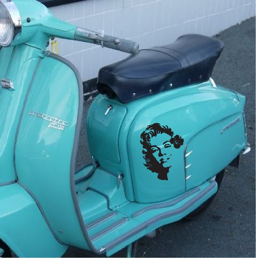 SIZE: 5" X 3.8"
MARILYN HIBISCUS©