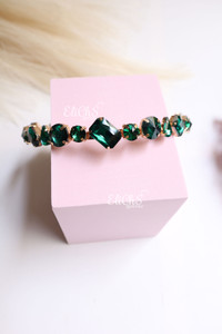 Diadema de piedras verdes Diadema de piedras verdes