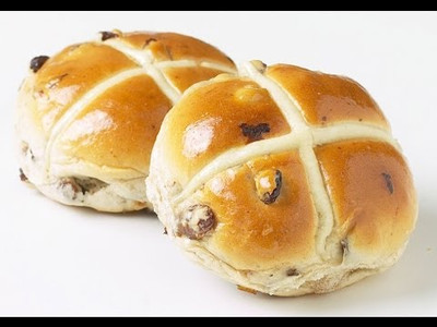 HOT CROSS BUNS