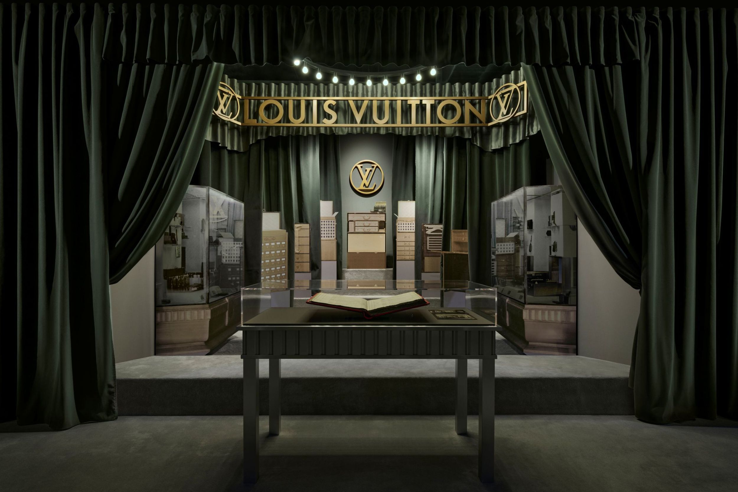 Dedar fabrics chosen for the Louis Vuitton Art Deco exhibition in