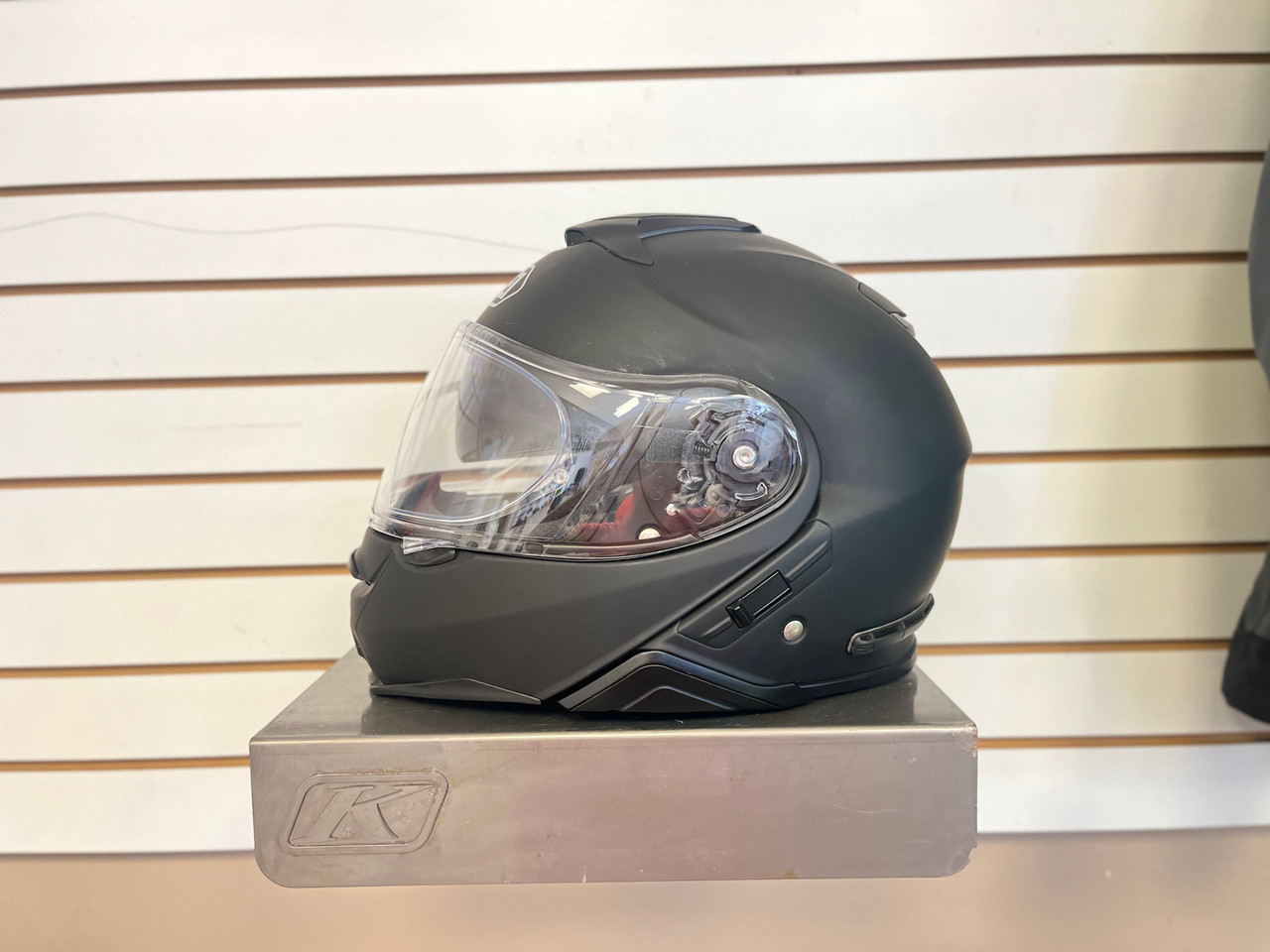 SHOEI NEOTEC II MATTE BLACK SMALL - USED - SnowBigDeal