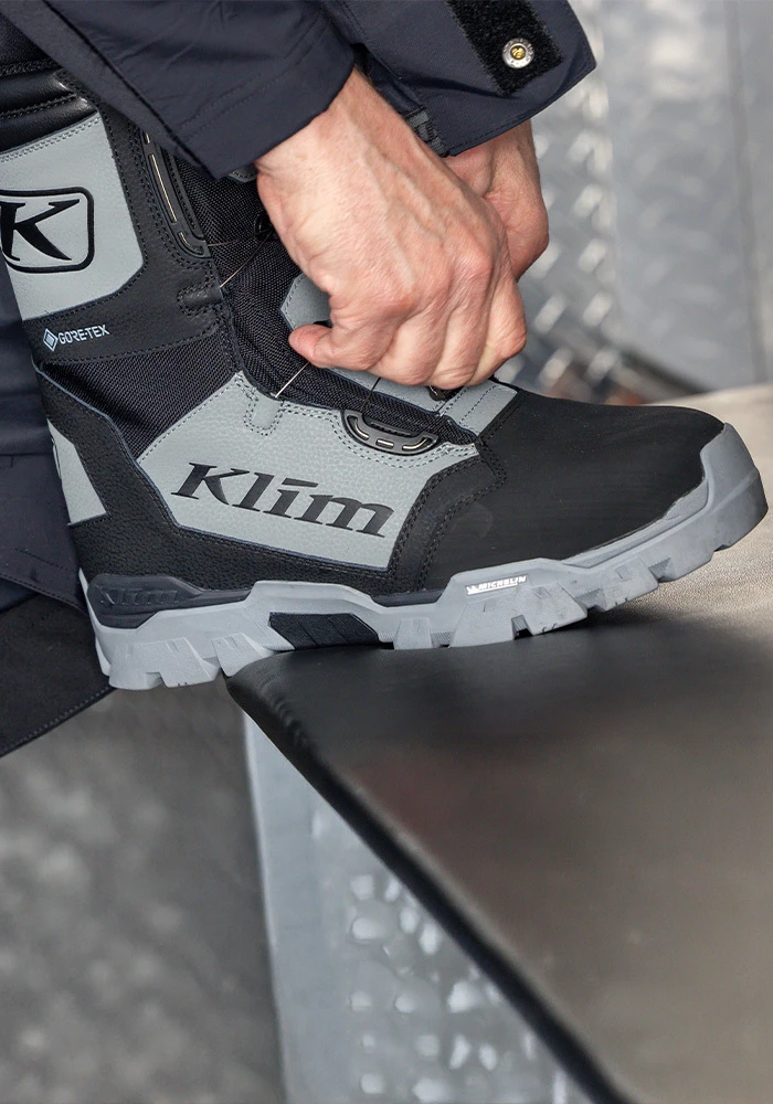 Snow footwear