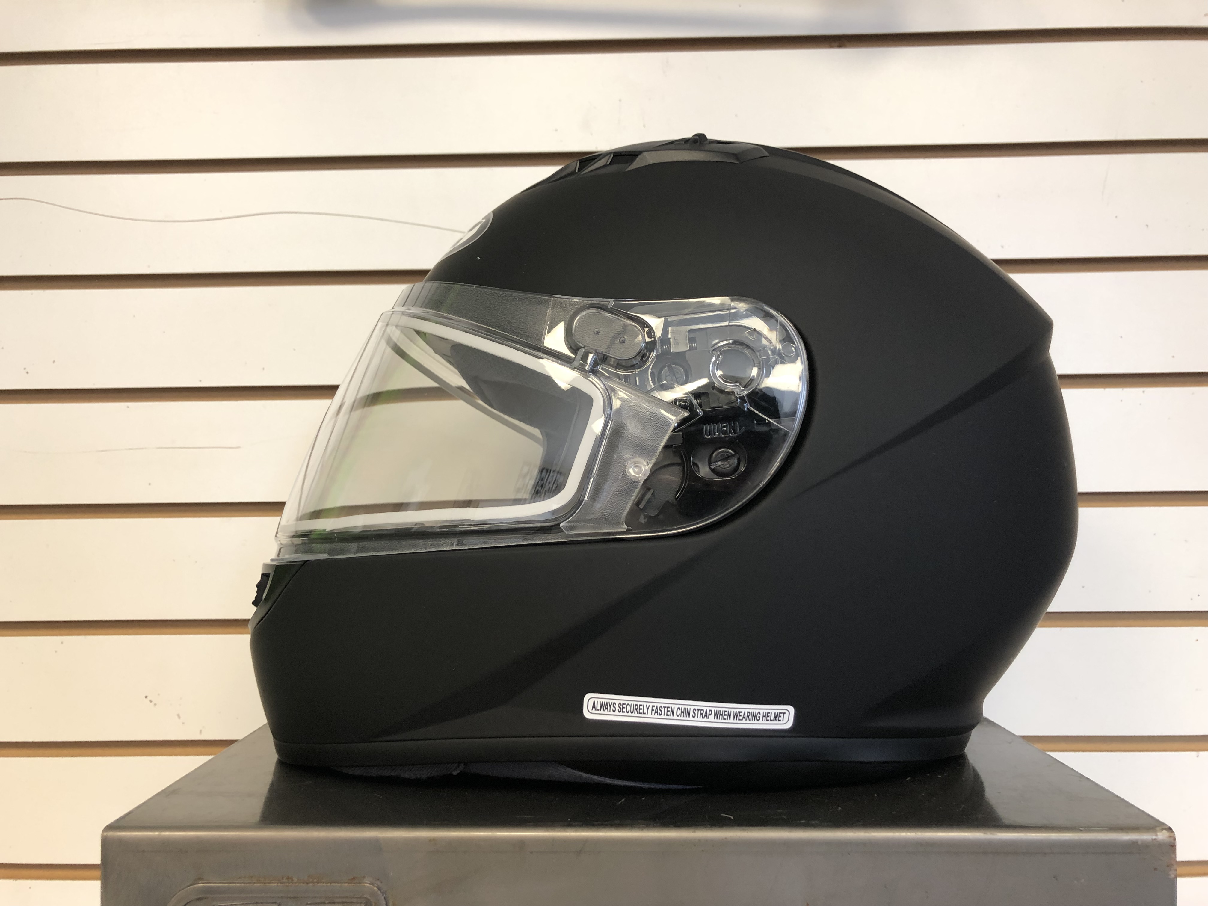 HJC CS-R3 SNOW MATTE BLACK MOTORCYCLE HELMET (LARGE) - DISPLAY MODEL