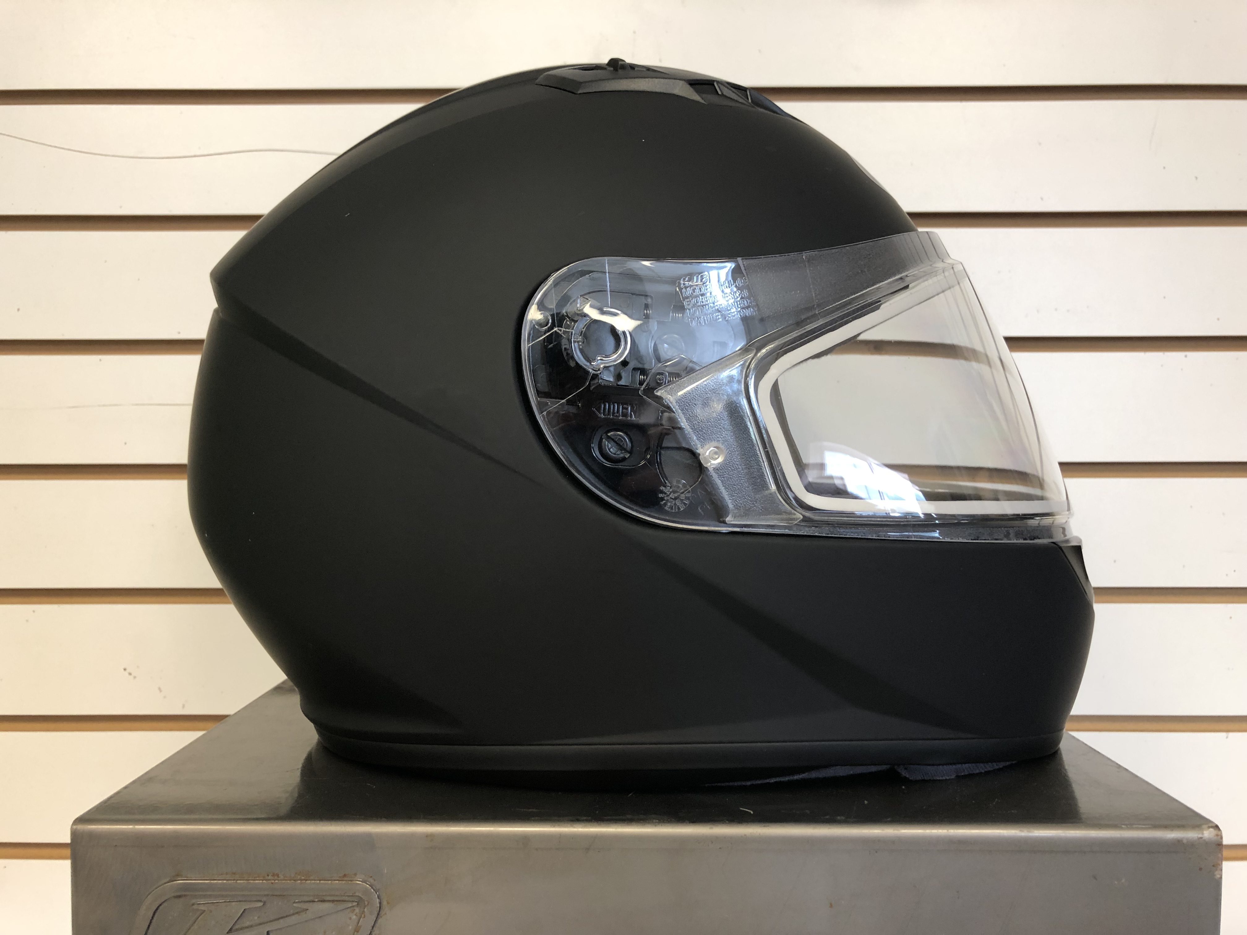 HJC CS-R3 SNOW MATTE BLACK MOTORCYCLE HELMET (LARGE) - DISPLAY MODEL