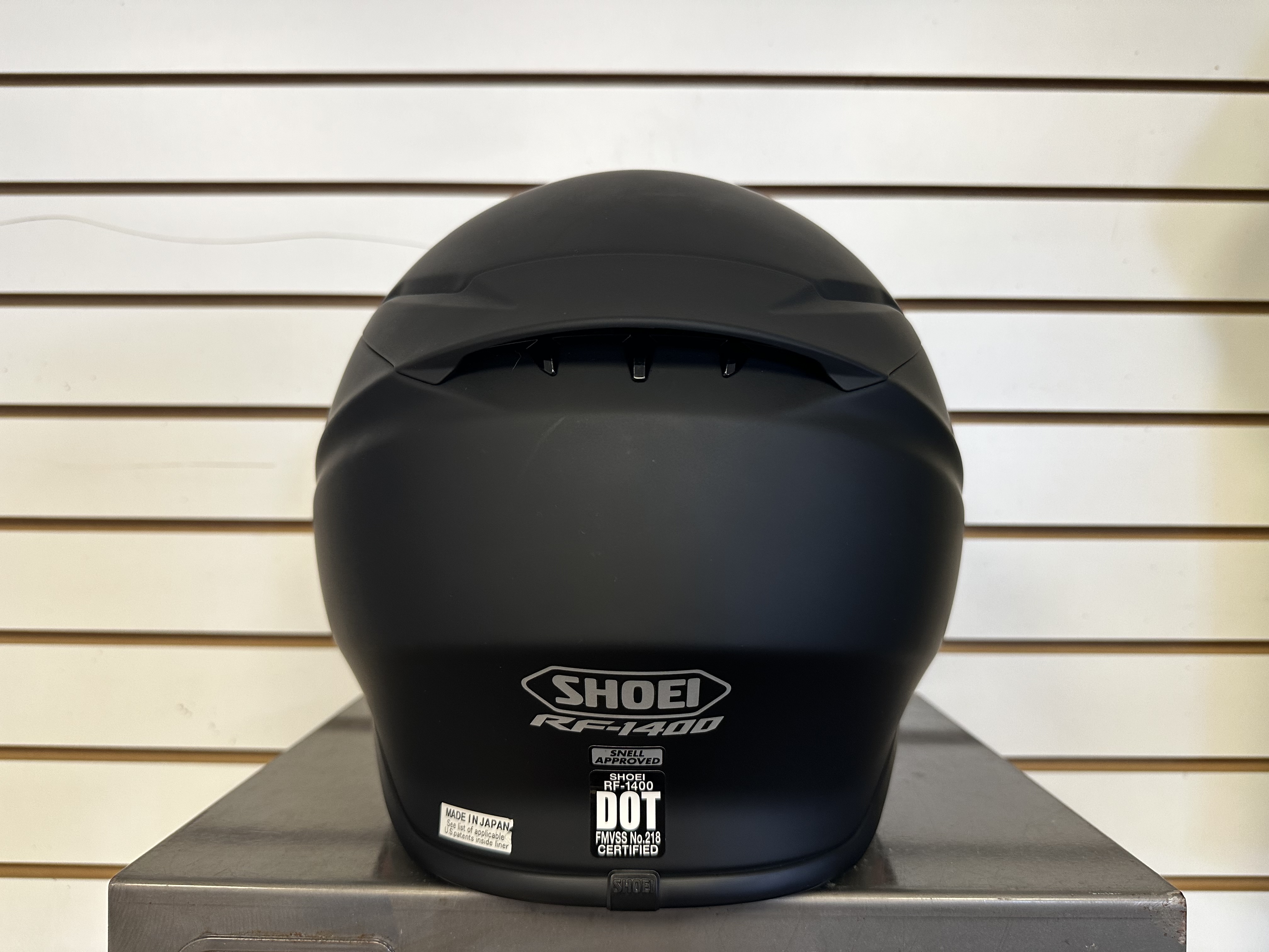 Shoei RF-1400 Full-Face Motorcycle Helmet MATTE BLACK Large - Blemished