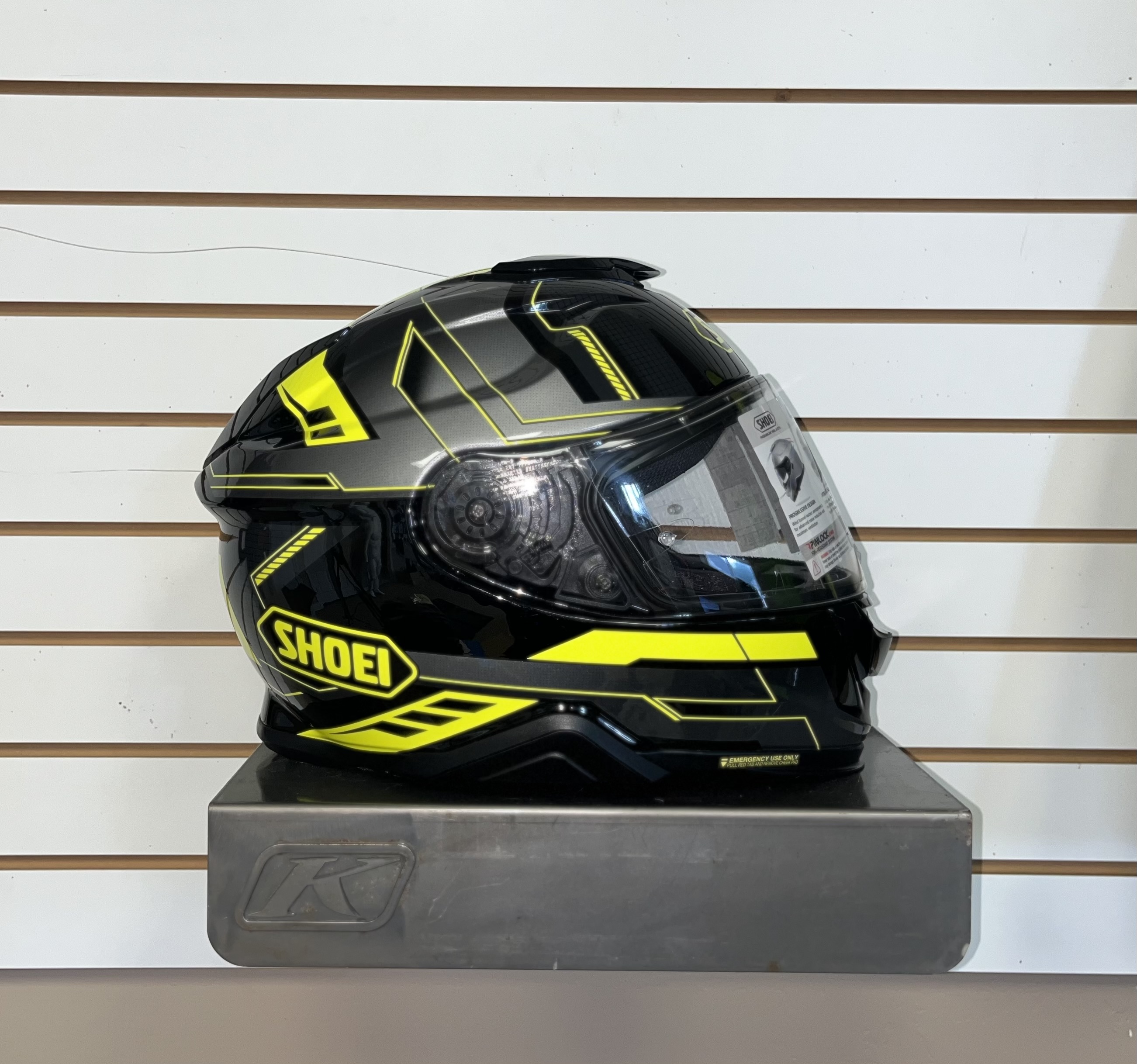 SHOEI GT-AIR II APERTURE TC-3 (LARGE) - DISPLAY MODEL - SnowBigDeal
