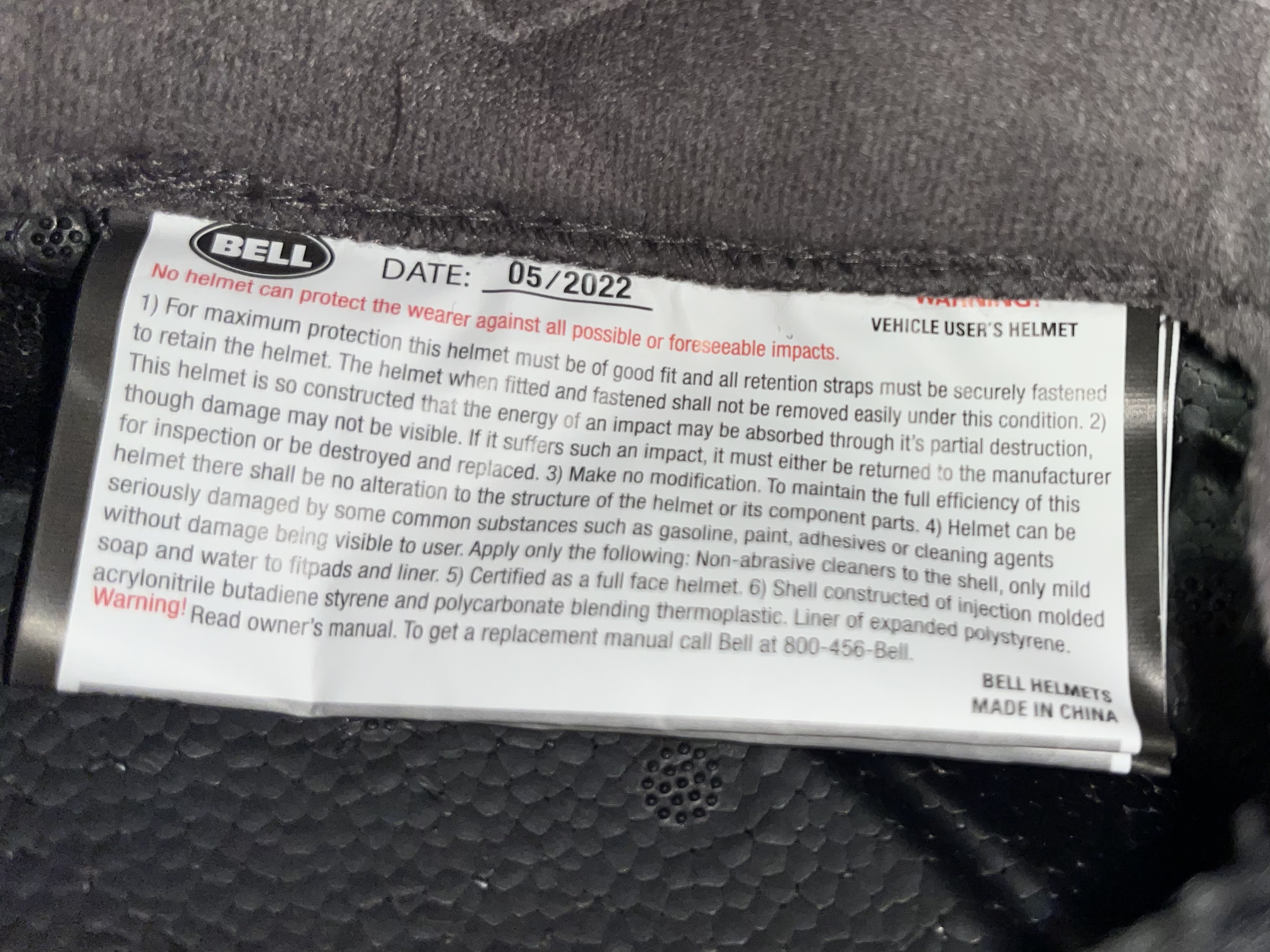 BELL QUALIFIER DLX BLACKOUT (MATTE BLACK) LARGE - DISPLAY MODEL