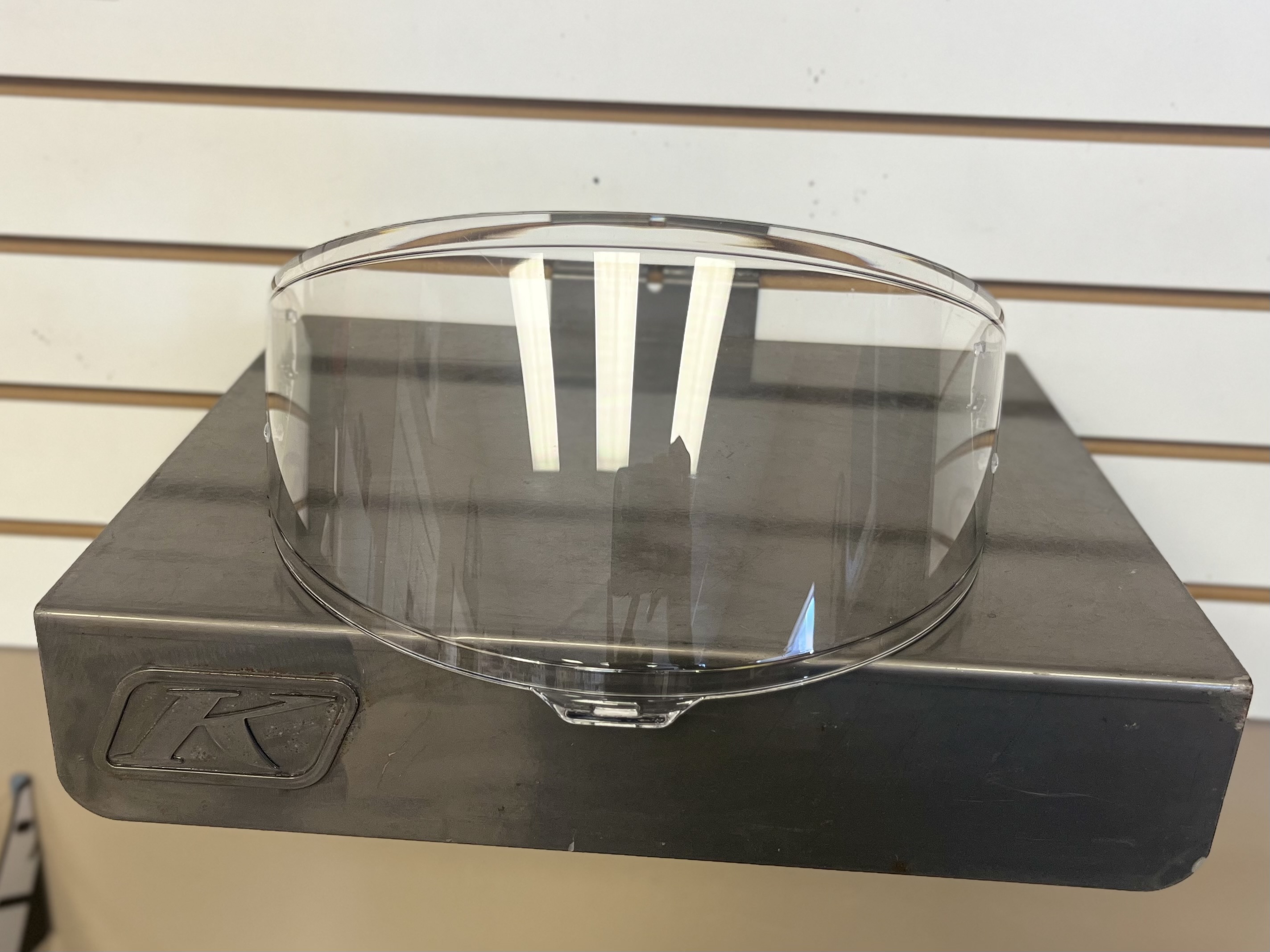 SHOEI CWR-1 PHOTOCHROMIC SHIELD - USED  