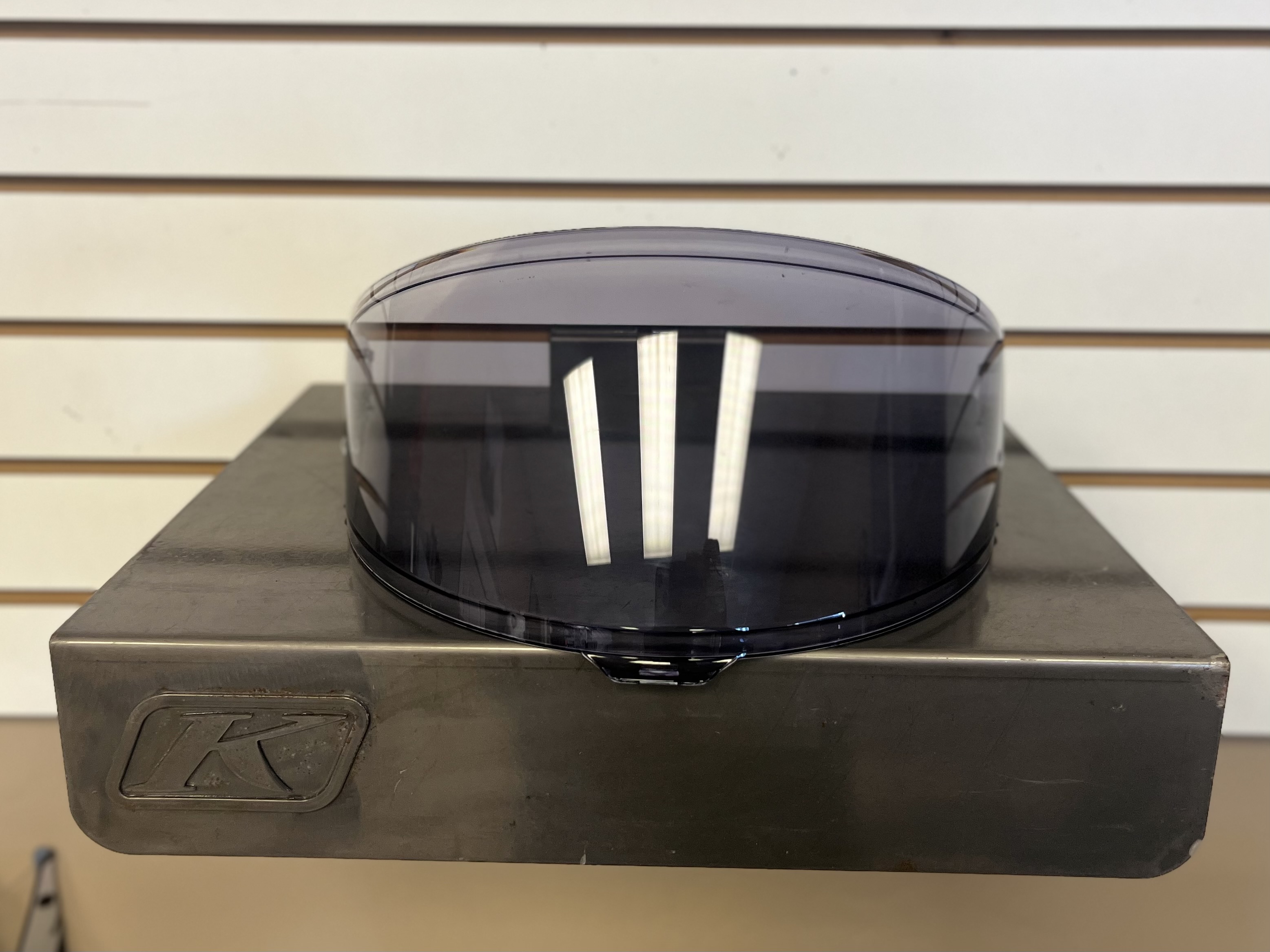 SHOEI CWR-1 PHOTOCHROMIC SHIELD - USED  