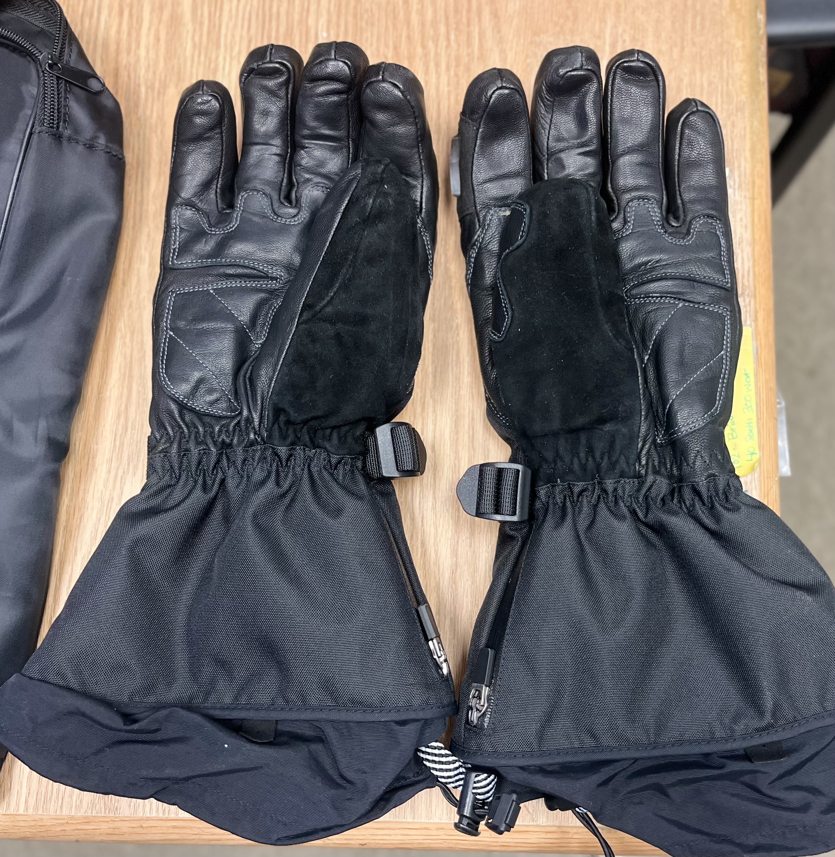 FXR Men's Heated Recon Glove 20 - Black (Large) - Used