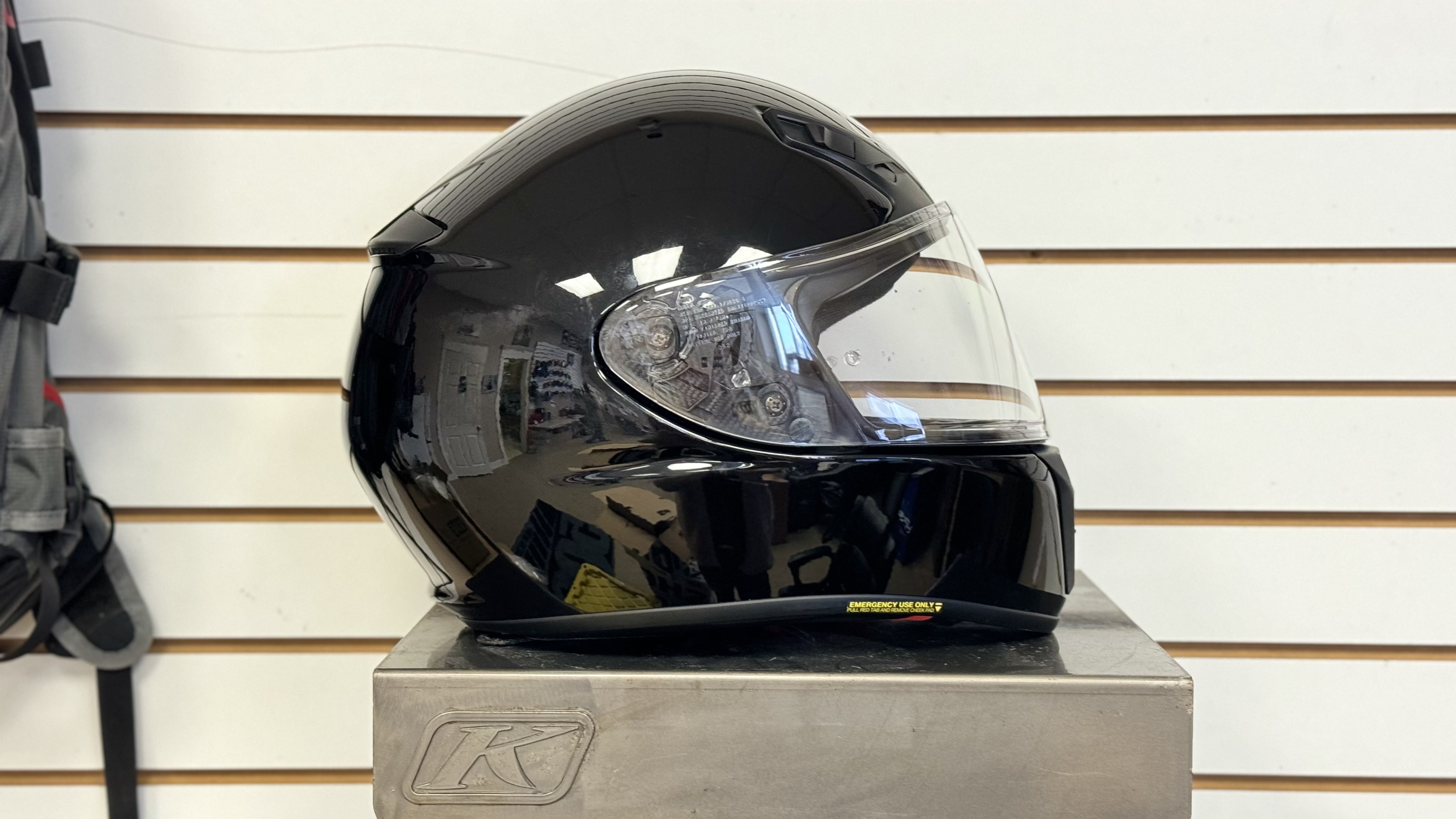 SHOEI RF-SR MOTORCYCLE HELMET (BLACK) (LARGE) - USED