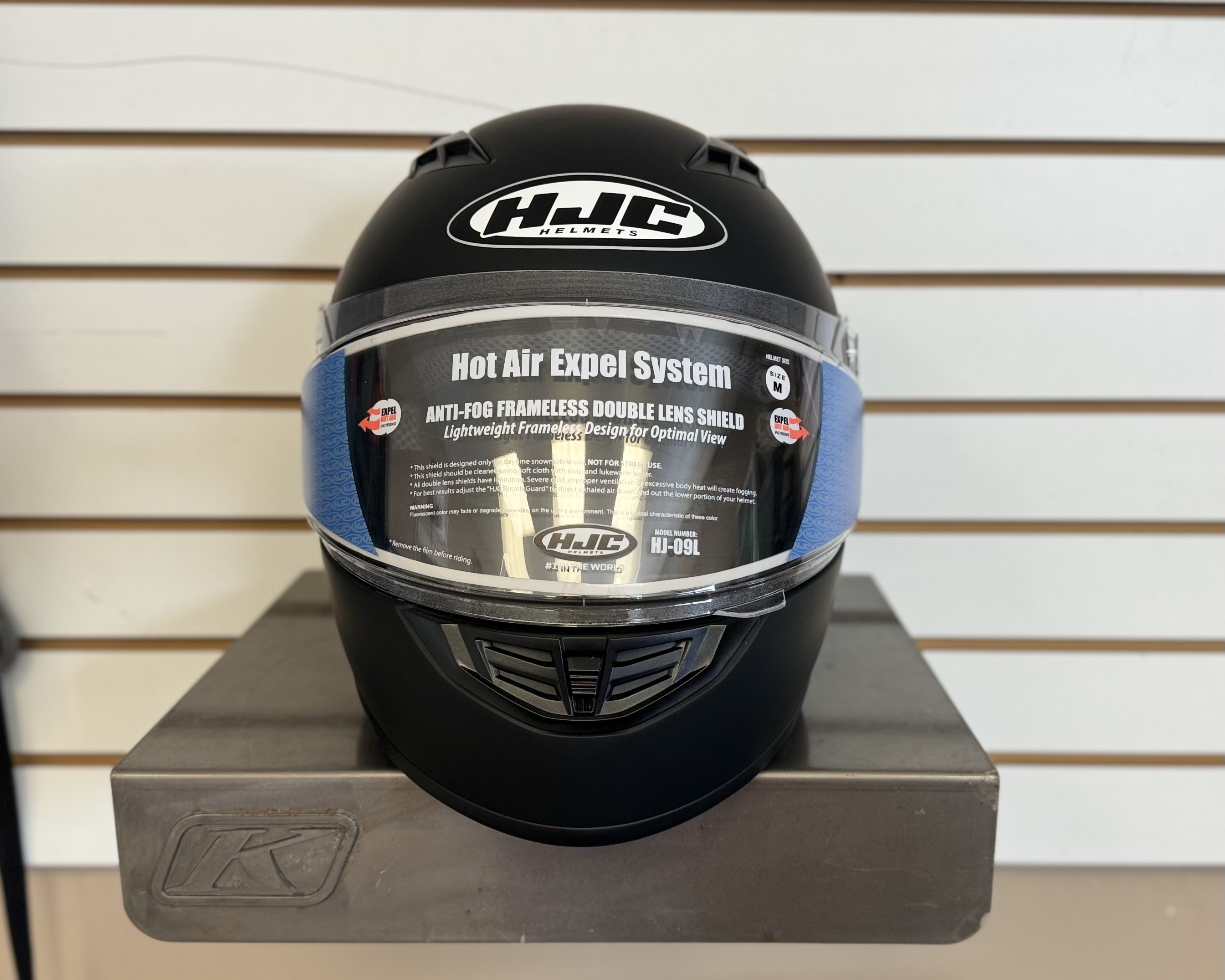 HJC CS-R3 SNOW MATTE BLACK MOTORCYCLE HELMET (MEDIUM) - DISPLAY MODEL