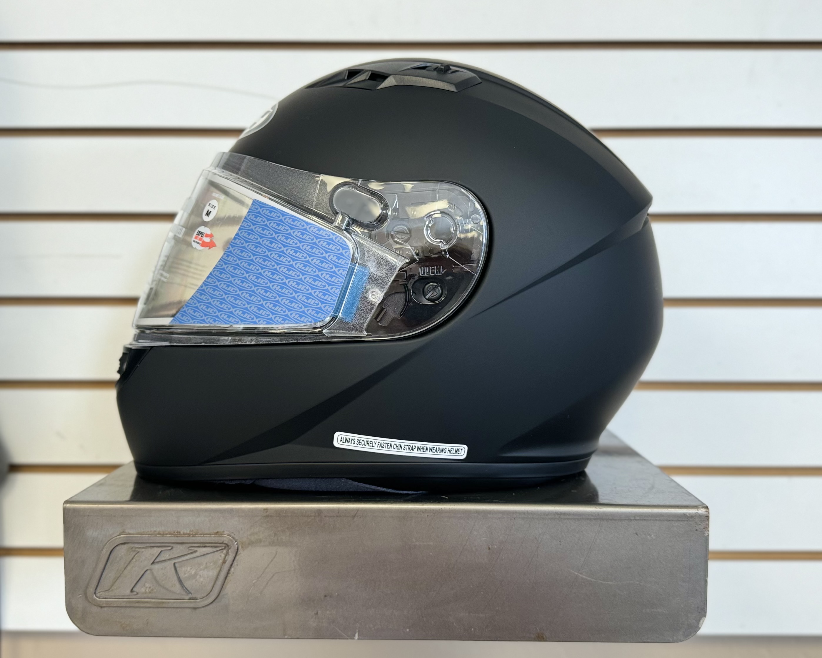 HJC CS-R3 SNOW MATTE BLACK MOTORCYCLE HELMET (MEDIUM) - DISPLAY MODEL
