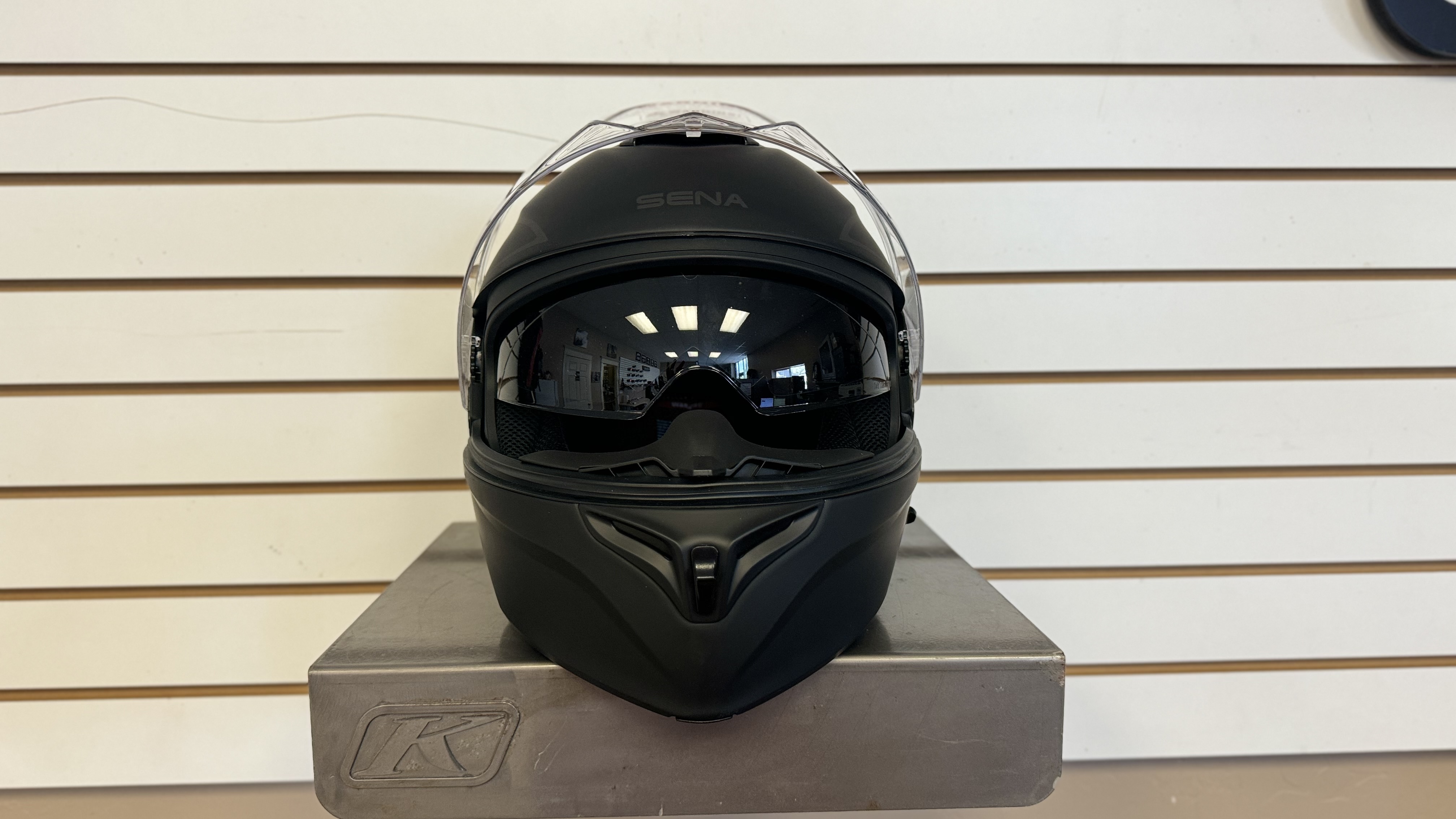 SENA OUTRUSH R MOTORCYCLE HELMET MATTE BLACK (X-LARGE) - DISPLAY MODEL