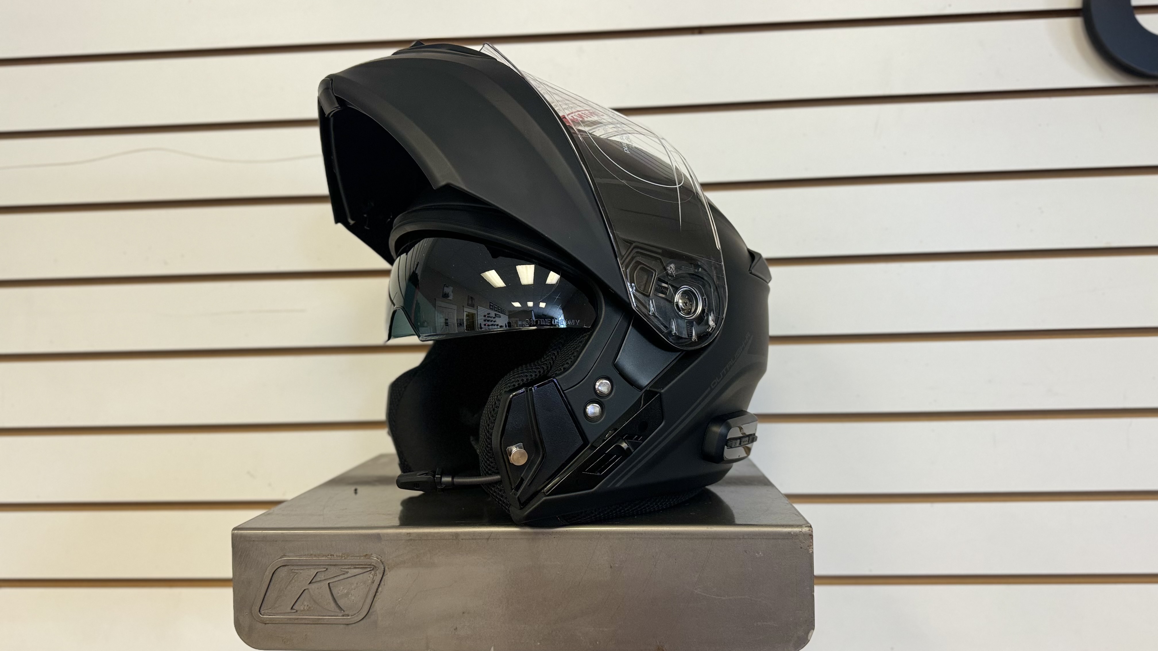 SENA OUTRUSH R MOTORCYCLE HELMET MATTE BLACK (X-LARGE) - DISPLAY MODEL