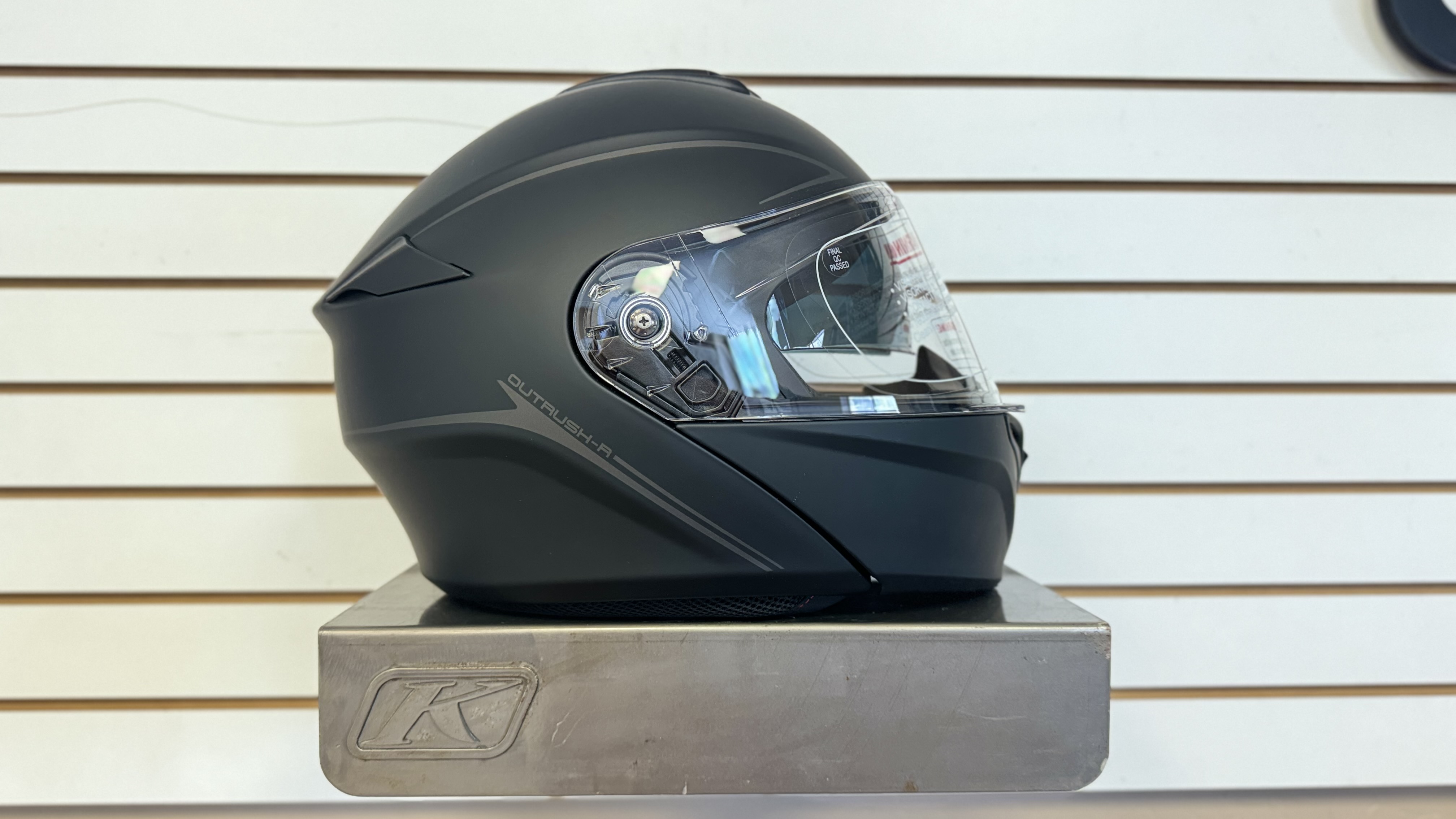 SENA OUTRUSH R MOTORCYCLE HELMET MATTE BLACK (X-LARGE) - DISPLAY MODEL