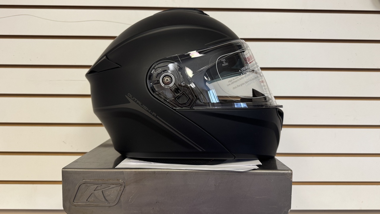 SENA OUTRUSH R MATTE BLACK BLUETOOTH MOTORCYCLE HELMET (XL) - DISPLAY MODEL