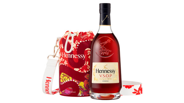 Buy Hennessy V.S.O.P 2025 Lunar New Year Bag Edition online at sudsandspirits.com and have it shipped to your door nationwide.