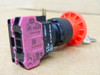 Idec Hw1b-X4f01-R Pushbutton E-Stop Plastic Bezel Pushlock Key Reset