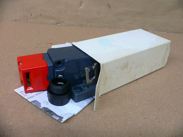 PIZZATO FD 693F7G SAFETY SWITCH Fen Industrial