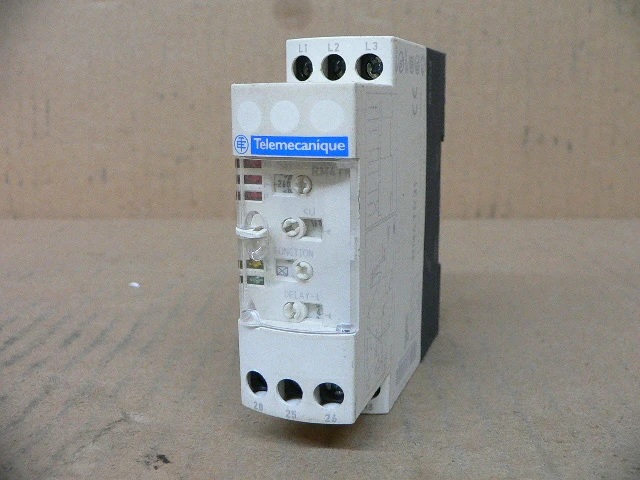 Relais De Contrôle TELEMECANIQUE RM4TA02 - 290-580V - Occasion Fonctionnel
