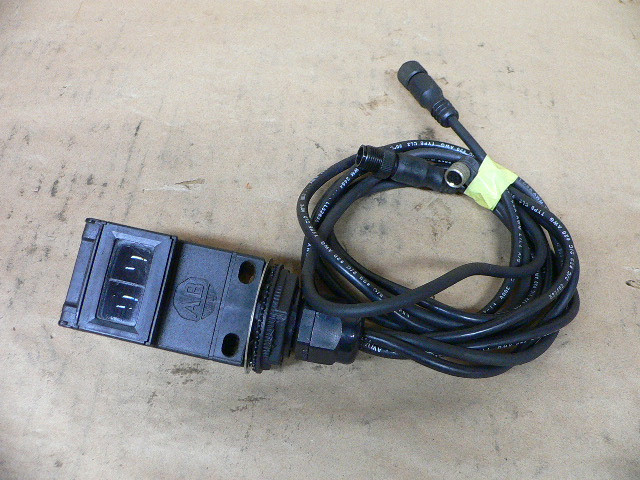 Allen Bradley SZW10005C Photoelectric Sensor 1030VDC 100MA MAX Fen