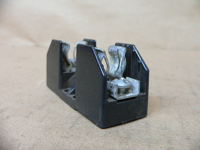 BUSS FUSE HOLDER 430P, 1 FUSE HOLDER 30A 250V HRCIR FUSE LR47235 Fen