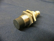 Omron E2a-M18kn16-M1-B1 M18unsh Npb 16Mm Pnp No M12