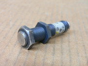 Omron E2fm-Qx2b1-M1 Proximity Switch