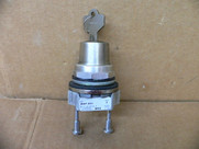 Allen Bradley 800T-H31 2-Position Keyed Selector Switch Allen Bradley 800T-H31 2-Position Keyed Selector Switch