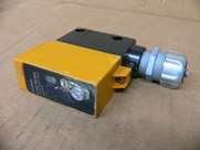 Omron E3a2-Xcm4 Photoelectric Fiber Optic Sensor Switch, 24-240Vac/12-240Vdc