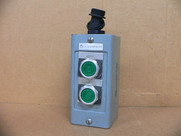 Allen Bradley 800H-2Hz Enclosure With 800H-Ak1 Pushbutton Allen Bradley 800H-2Hz Enclosure With 800H-Ak1 Pushbutton