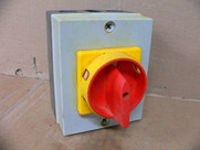 Salzer Lb225-31300-B31sm-Rdyr 3-Pole Disconnect Switch
